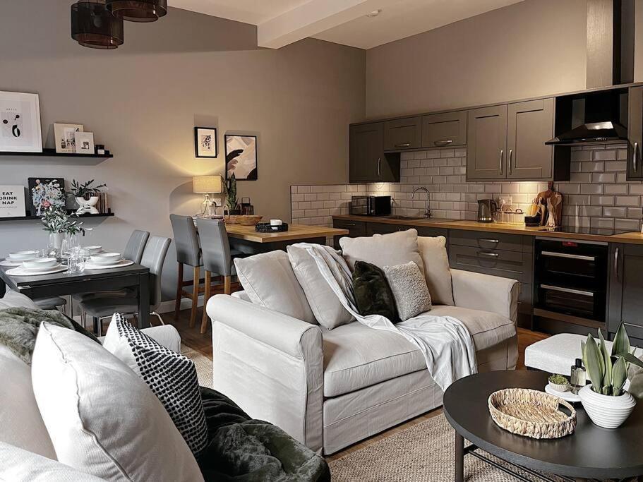 Modern Ground Floor Apartment 토드모던 외부 사진