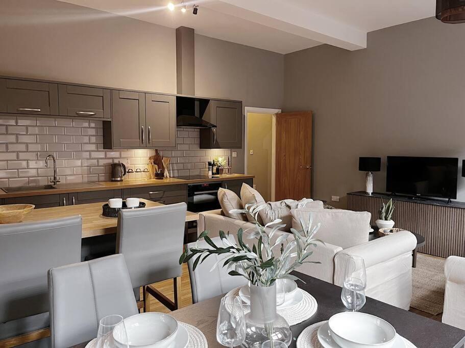 Modern Ground Floor Apartment 토드모던 외부 사진