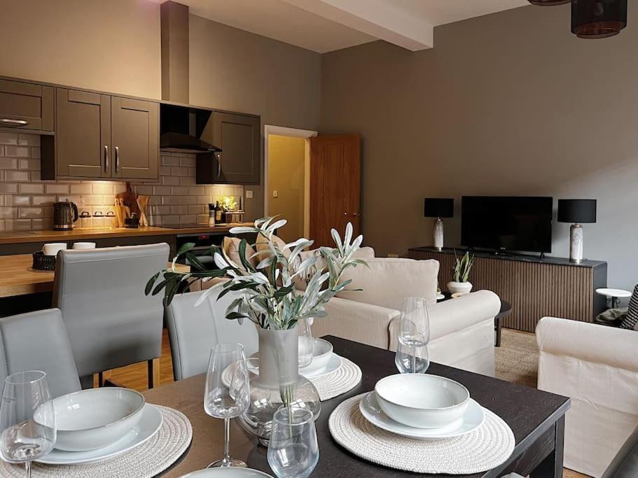 Modern Ground Floor Apartment 토드모던 외부 사진